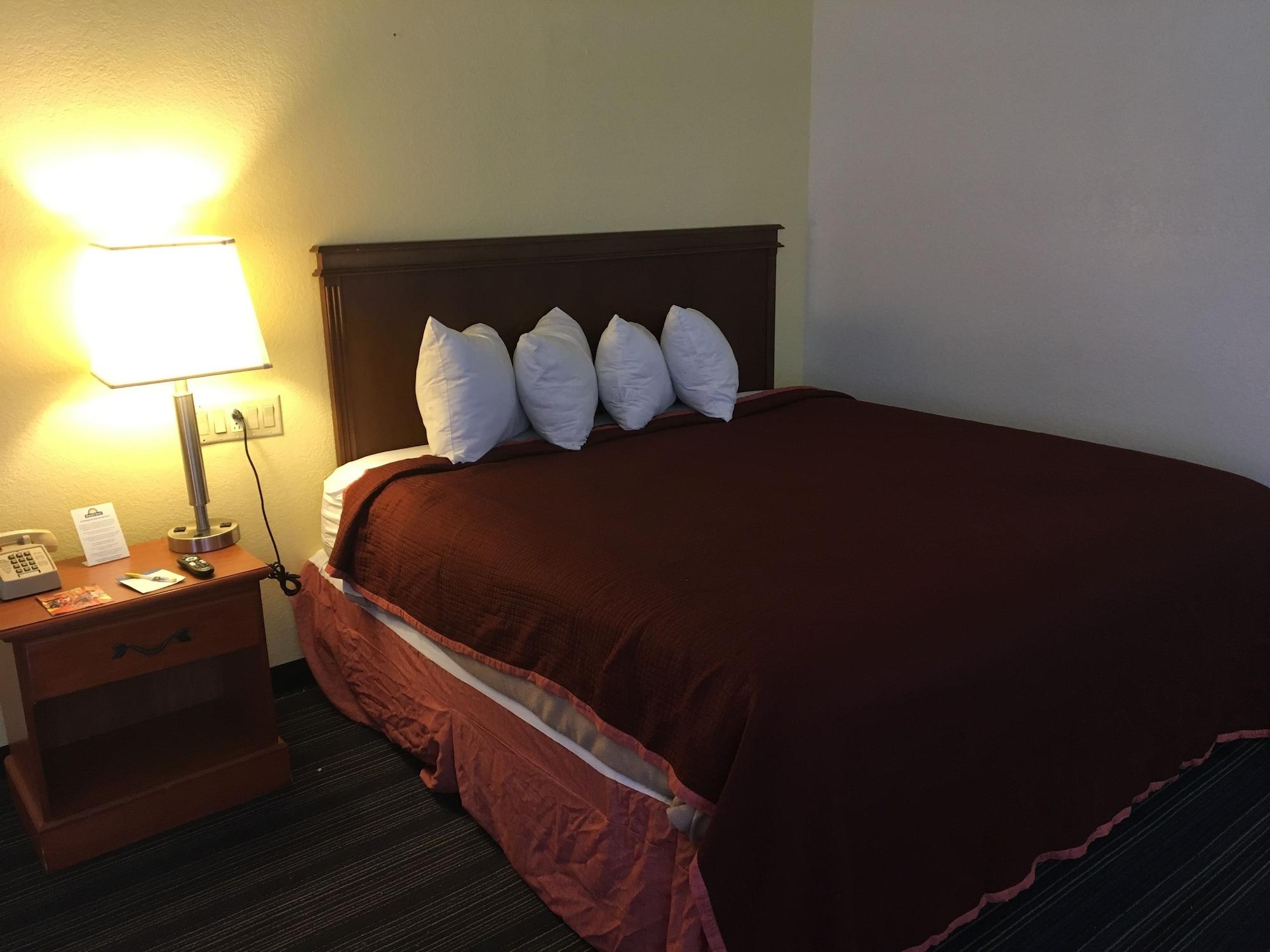 Days Inn By Wyndham Ocala North Exteriör bild