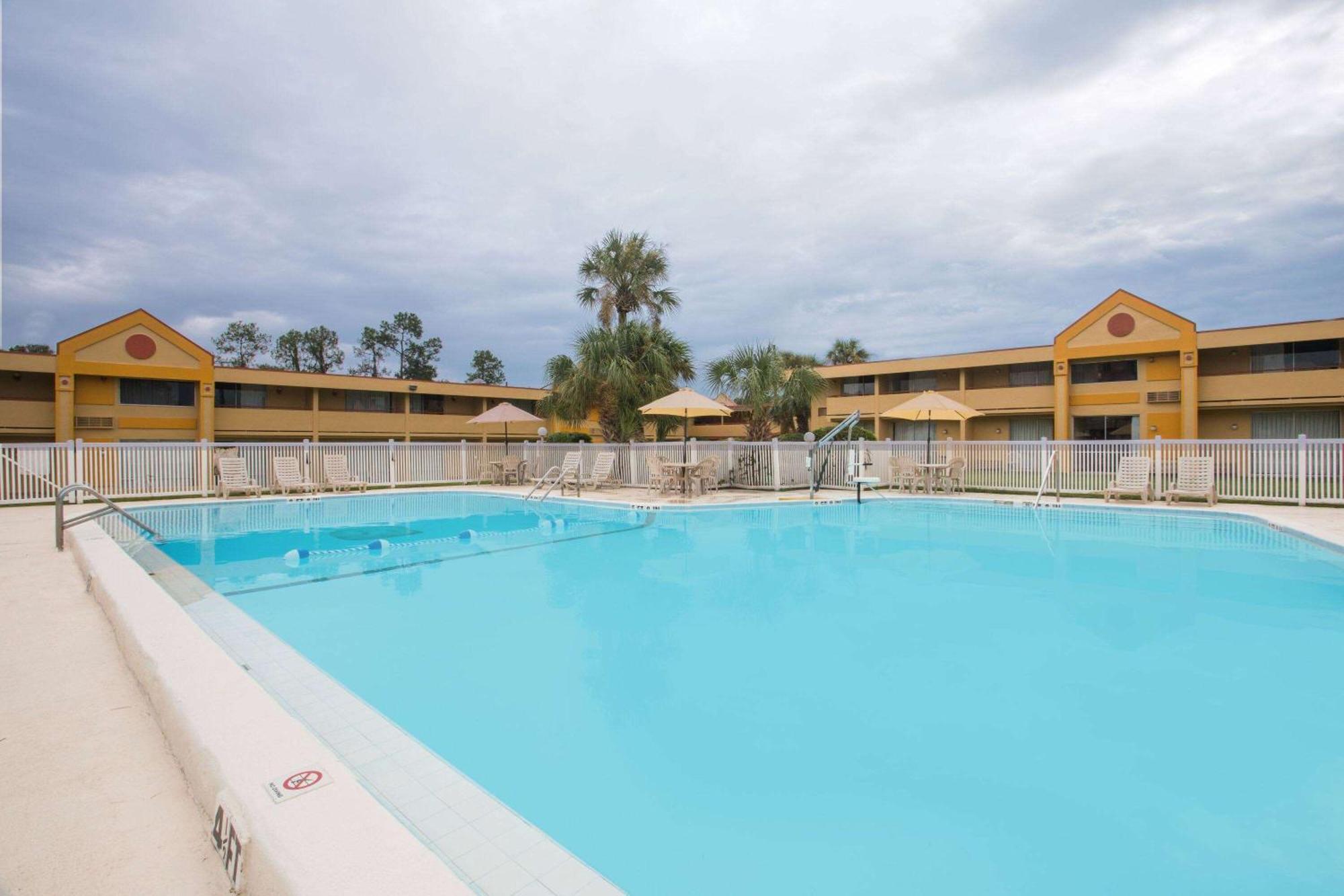 Days Inn By Wyndham Ocala North Exteriör bild